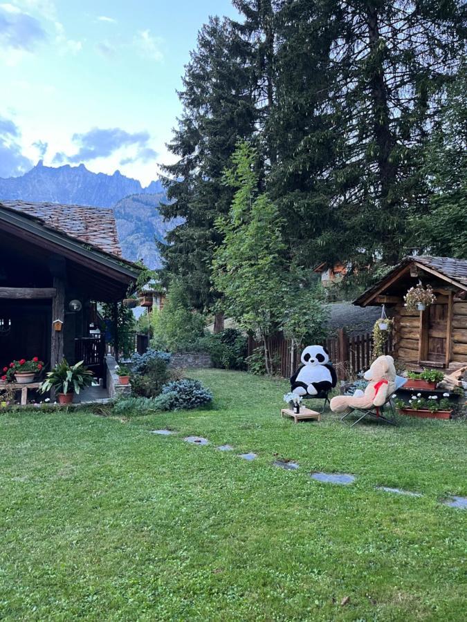 Chalet Blanc "Coeur Sapin" Курмайор Екстериор снимка
